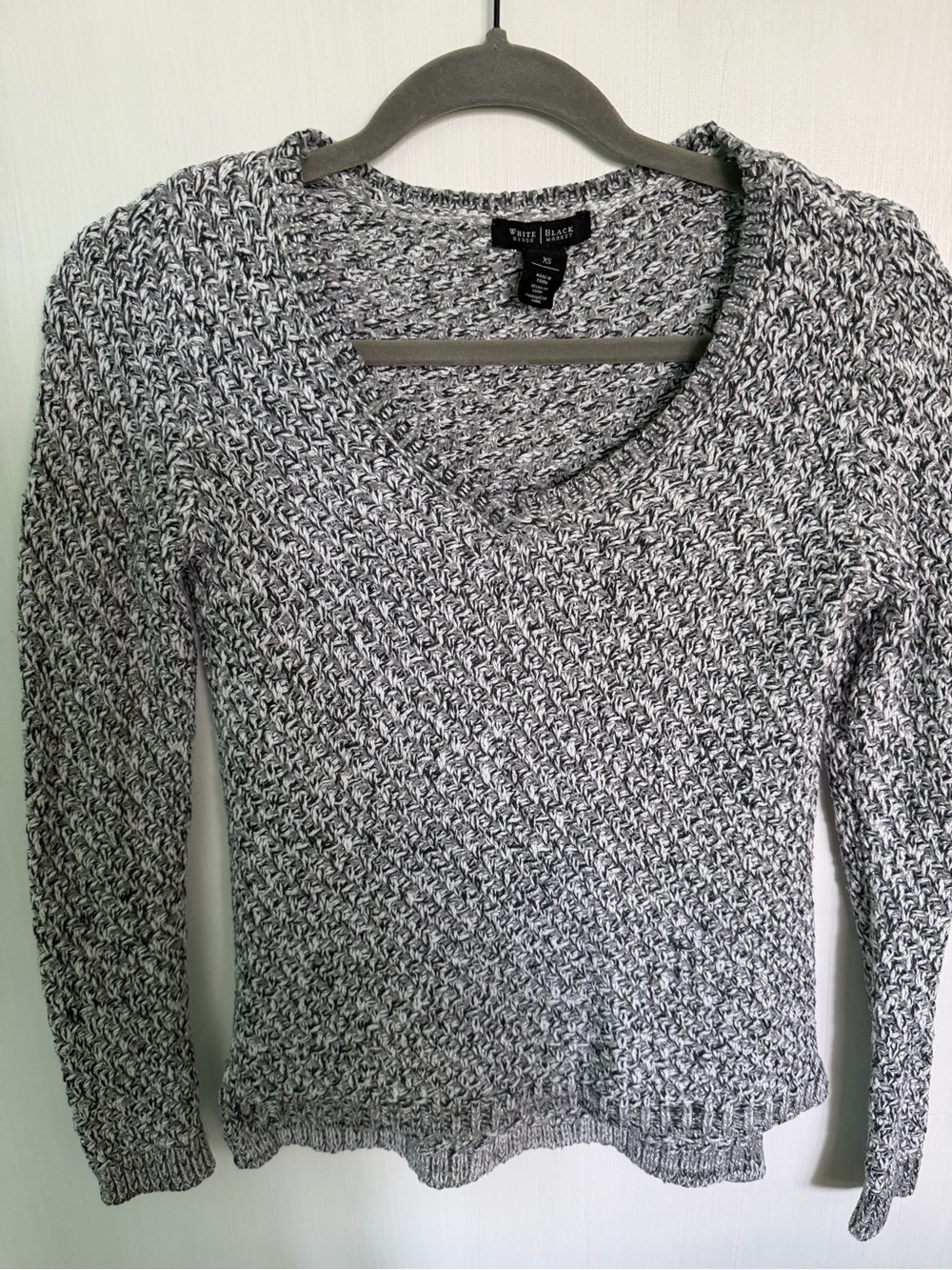 White House Black Market Marled Gray V-Neck Knit Sweater